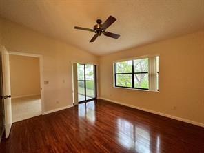 Building Photo - 9649 Riverside Dr