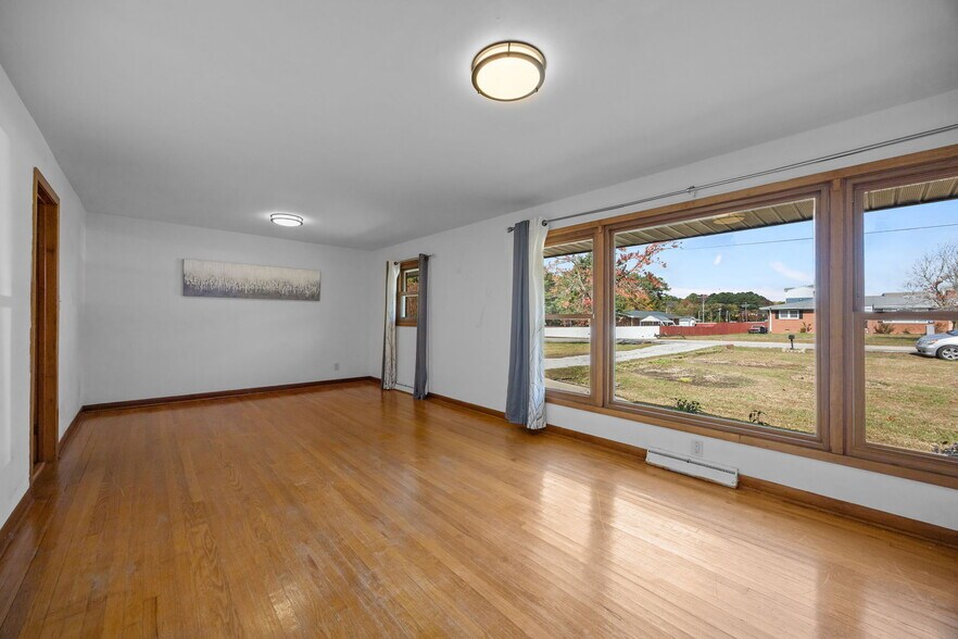 Building Photo - 4104 Jane Ln