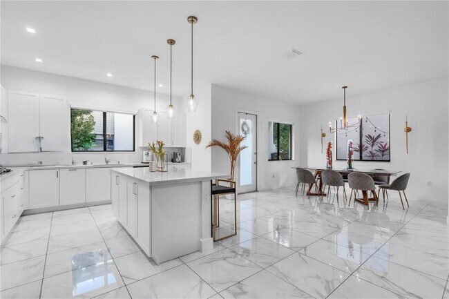 Building Photo - 4363 NW 81st Ave