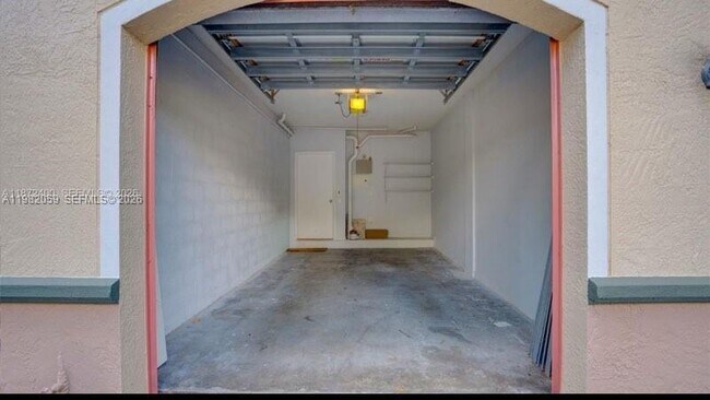 Building Photo - 2574 Centergate Dr