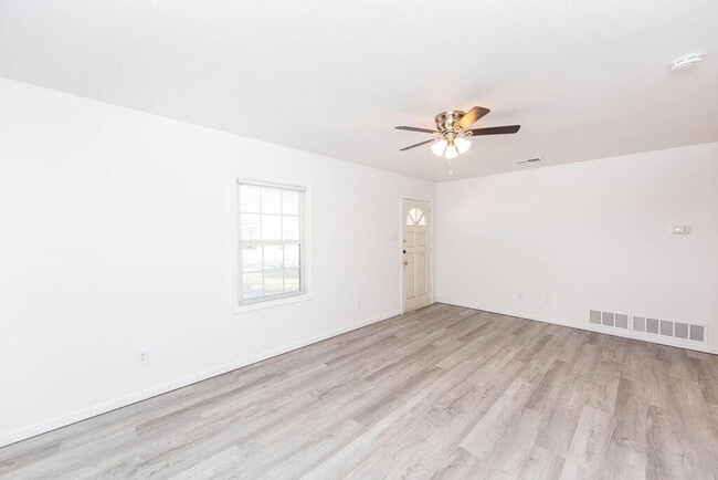 Building Photo - 2415 31st St