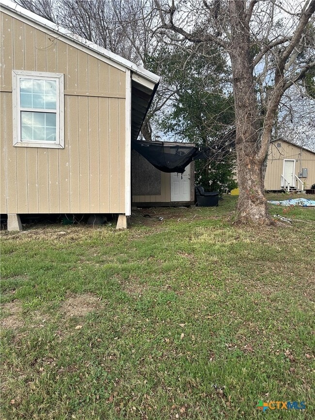 Building Photo - 810 S Cameron St