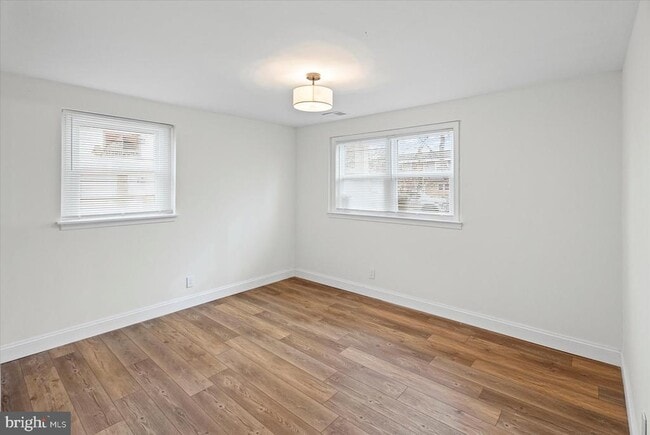 Building Photo - 220 Garnett Rd