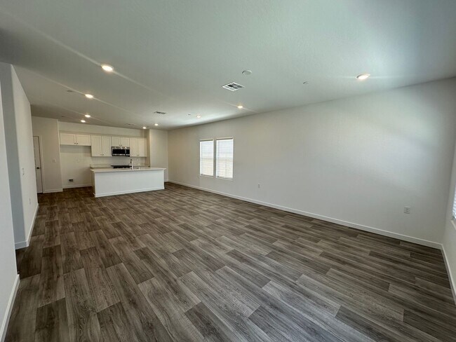 Building Photo - Newly built Lennar home Available Now!