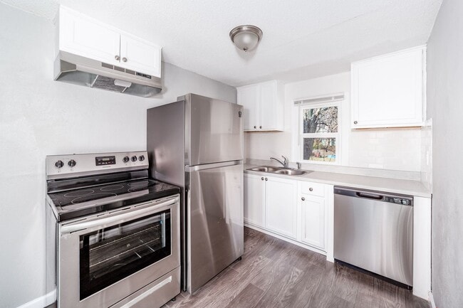 Building Photo - Charming 2-bedroom, 1-bathroom house