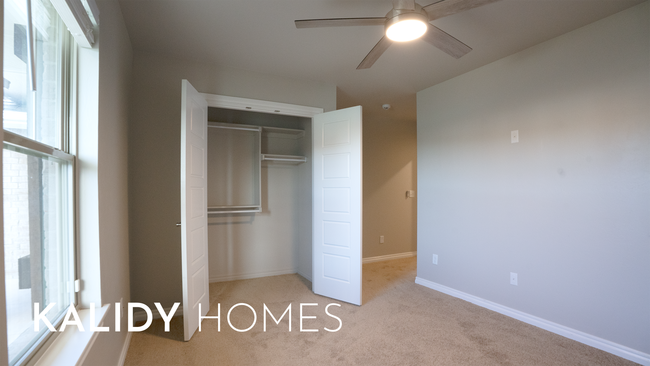 Building Photo - 12500 Elba Dr