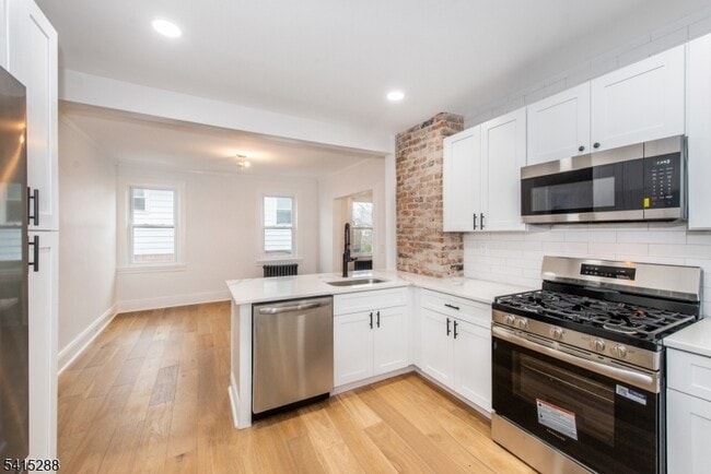 Building Photo - 12 Linden Ave