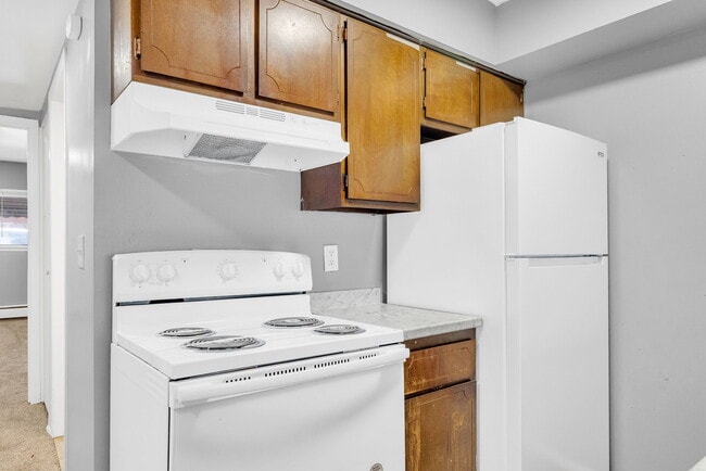 Building Photo - 4535 Cadieux Rd