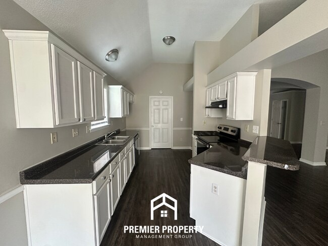 Building Photo - Stunning 3BR/2BA Arlington Home with Vaulted Ceilings, Luxury Bath & 2-Car Garage!