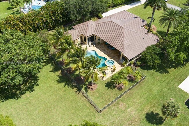 Building Photo - 6807 NW 66th Way
