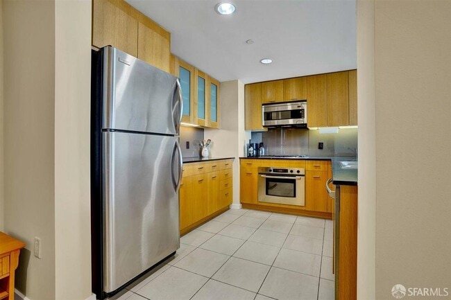 Building Photo - 355 1st St