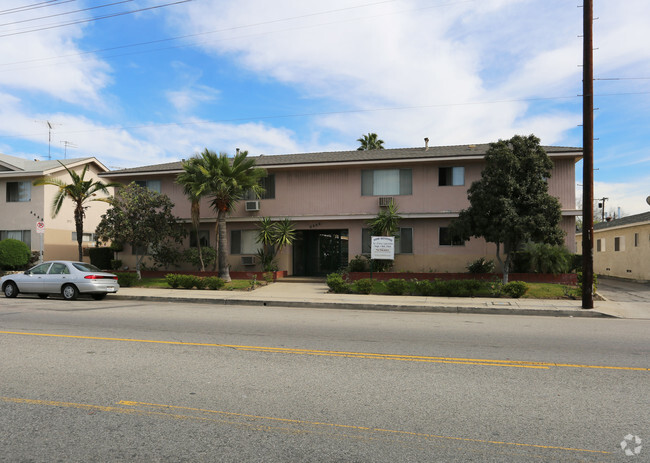 Building Photo - 6444 Tujunga Ave