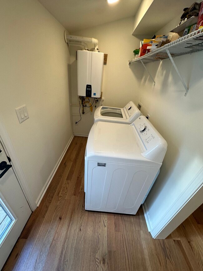 Building Photo - 1045 Forrest Blvd