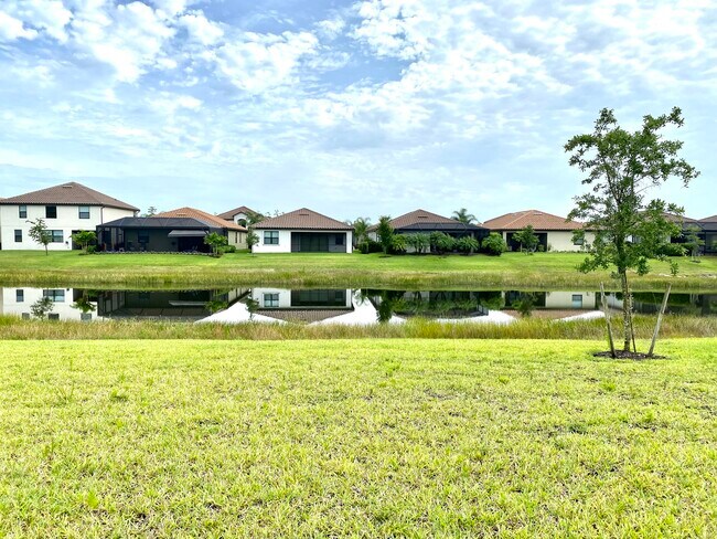 Building Photo - 4373 Madagascar Palm Way