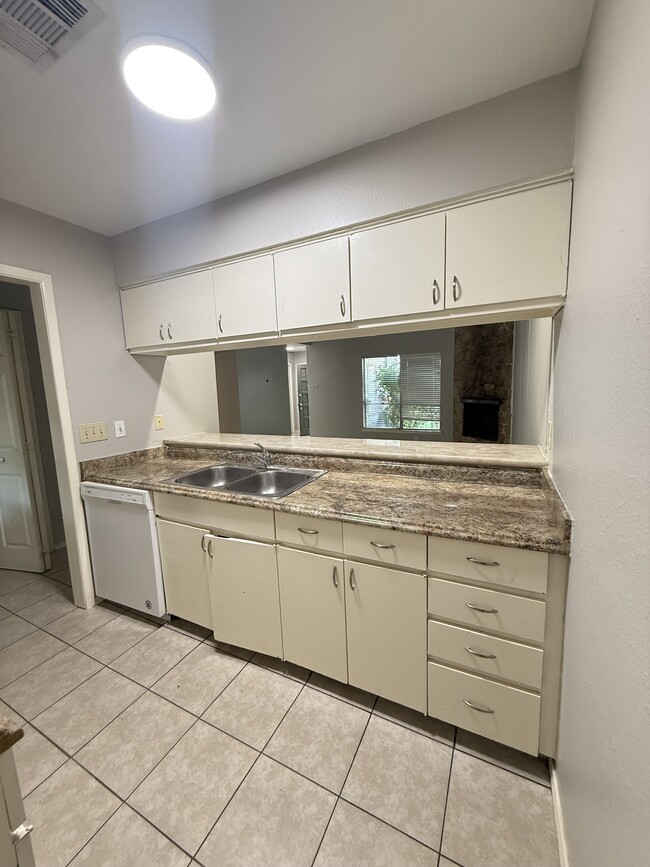 Building Photo - 13532 Red Fern Ln