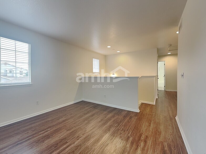 Building Photo - 1134 Sunbird Ave