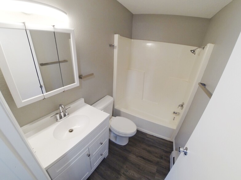 Renovated Bathroom - Green Acres Apartments