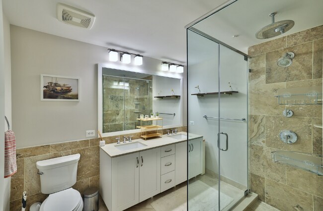 Building Photo - Pets Welcome!! Private Garage Parking Avai...