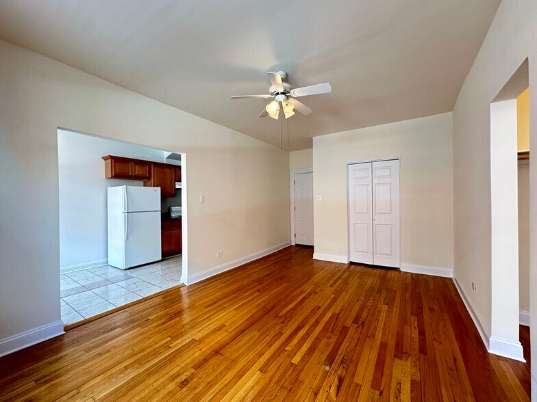 Building Photo - 2737 N Spaulding Ave