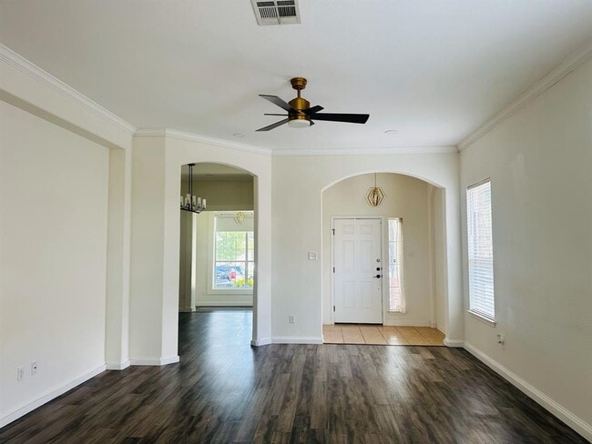 Building Photo - 251 Fresno Springs