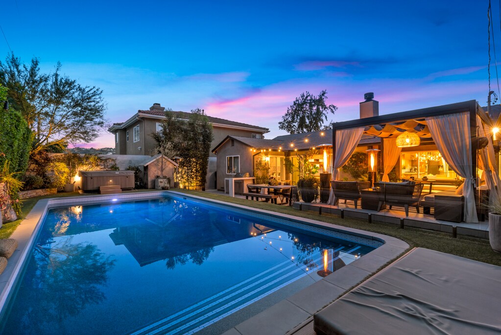 Building Photo - 4716 Tyrone Ave