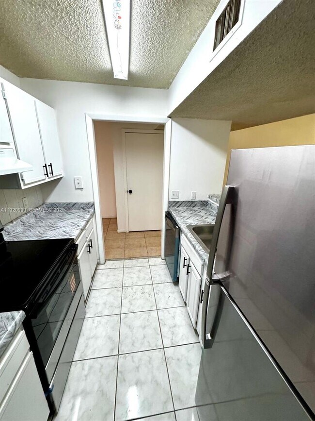 Building Photo - 4341 W McNab Rd