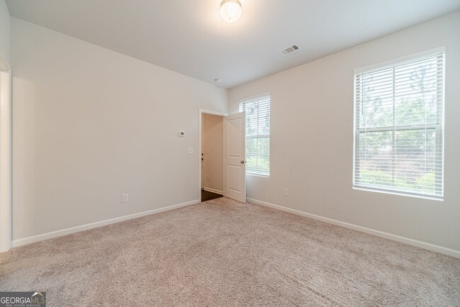 Building Photo - 2252 Talmai Dr