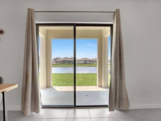 Building Photo - 7418 Tourmaline Dr