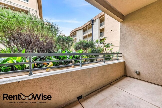 Building Photo - 1388 Broadway