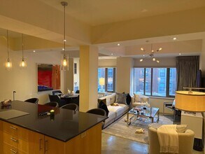 Building Photo - Exceptional condo unit in the heart Boston...
