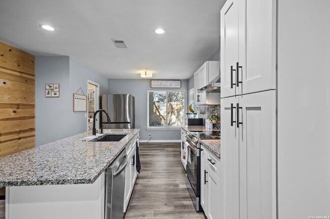 Building Photo - 9322 Charleston Ln