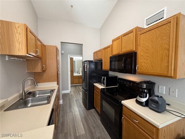 Building Photo - 7940 Preserve Cir