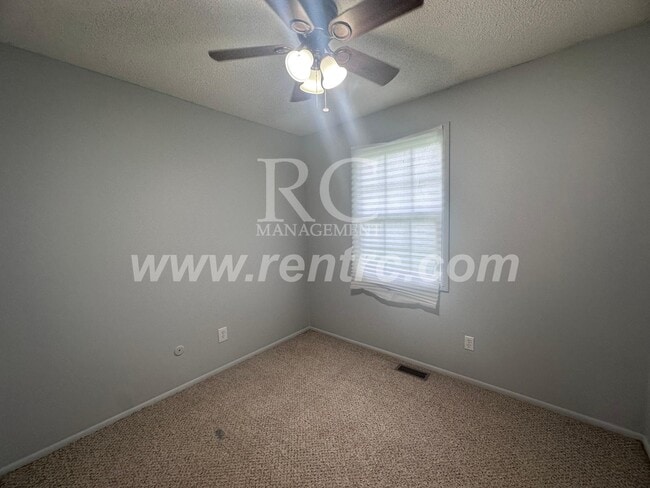Building Photo - 917 Timberline-