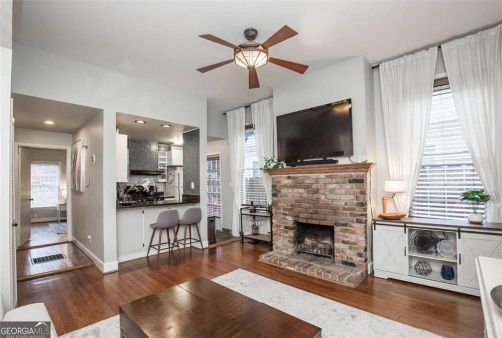 Building Photo - 952 Myrtle St NE