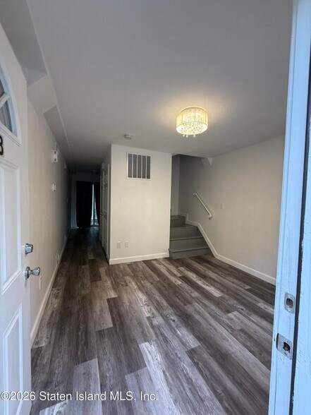 Building Photo - 348 Targee St