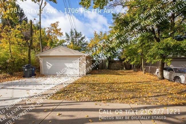 Building Photo - Charming 4 bed side by side duplex !