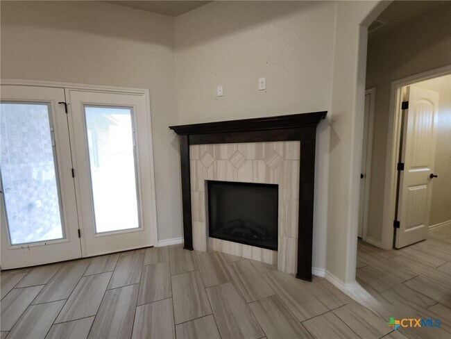 Building Photo - 213 Cammie Dr