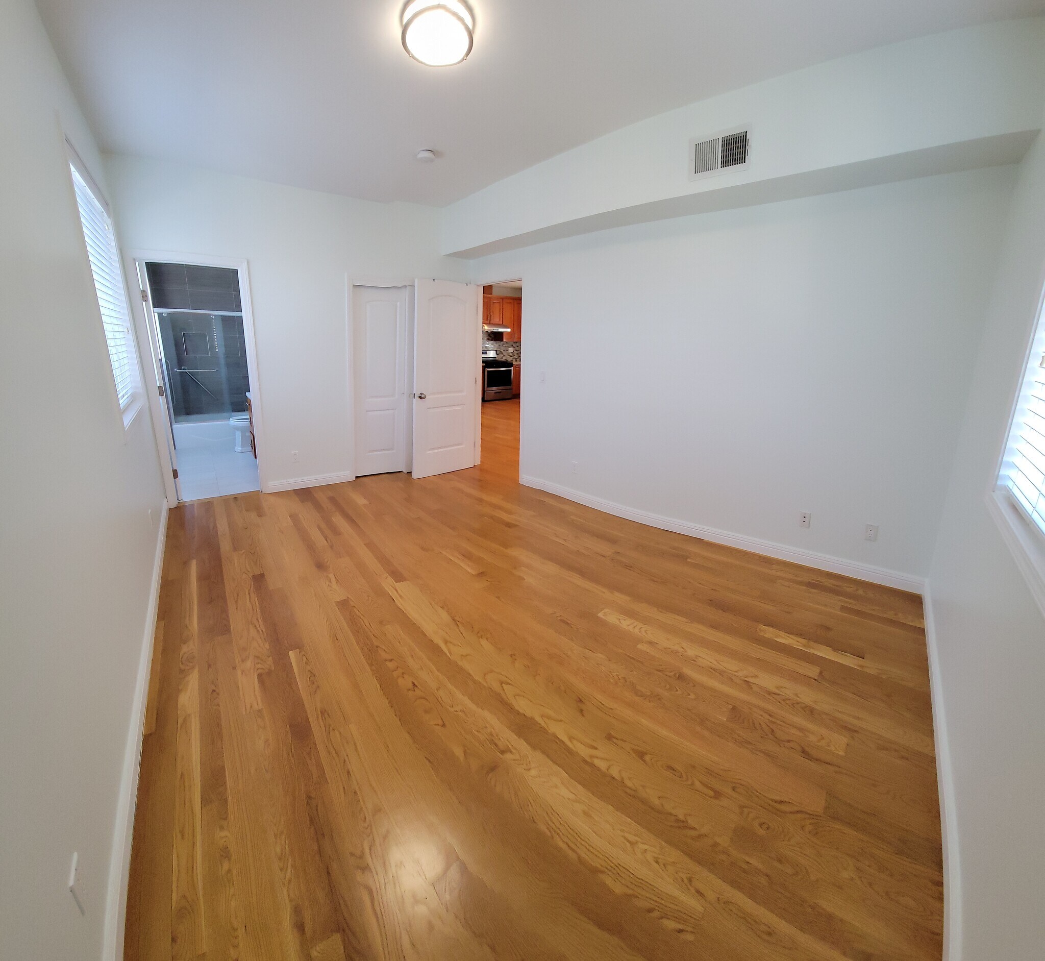 Building Photo - 613 4th Ln