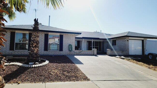 Primary Photo - Adorable 2 bdrm, 2 bath apartment in West ...
