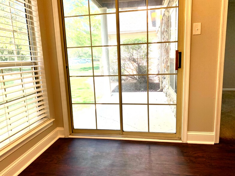 Building Photo - 1109 Foxmeadow Dr