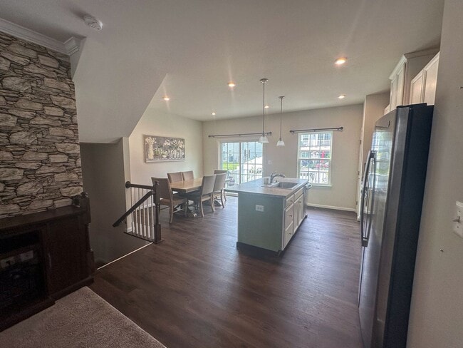 Building Photo - Village Oaks Townhome 3bed/2.5Bath