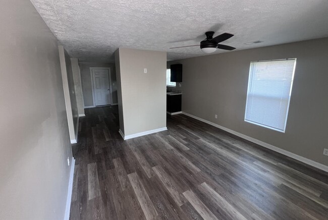 Building Photo - 208 Glass Ave