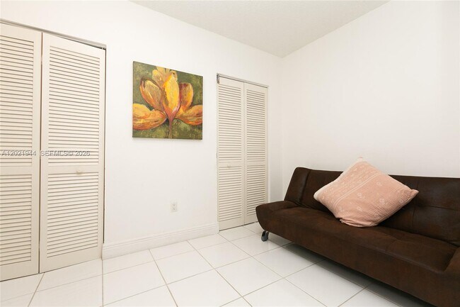 Building Photo - 8855 Collins Ave