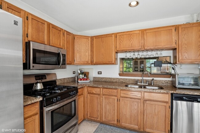 Building Photo - 1094 Manchester Cir