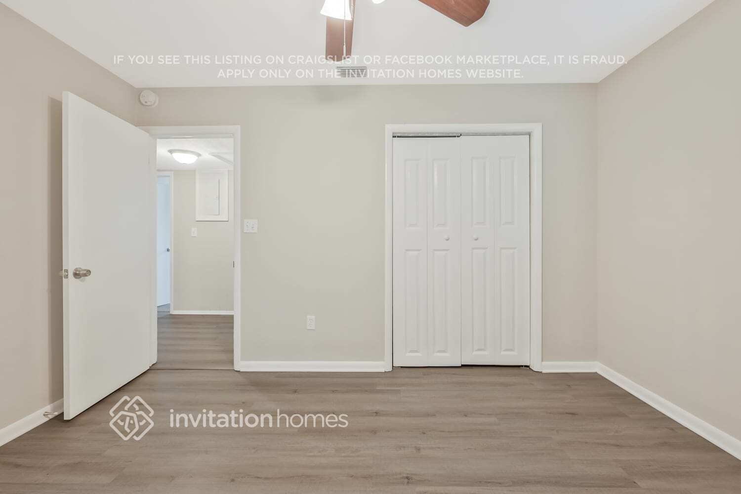 Building Photo - 6000 Balboa Dr