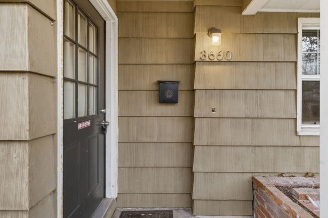 Building Photo - 3660 SE Tenino St