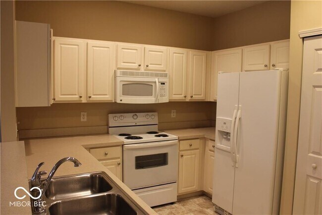 Building Photo - 13370 White Granite Dr