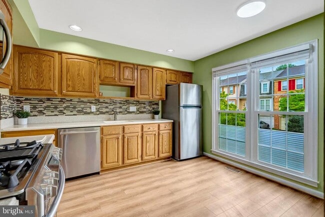 Building Photo - 4255 Sleepy Lake Dr