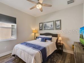 Building Photo - 714 16th Ave E