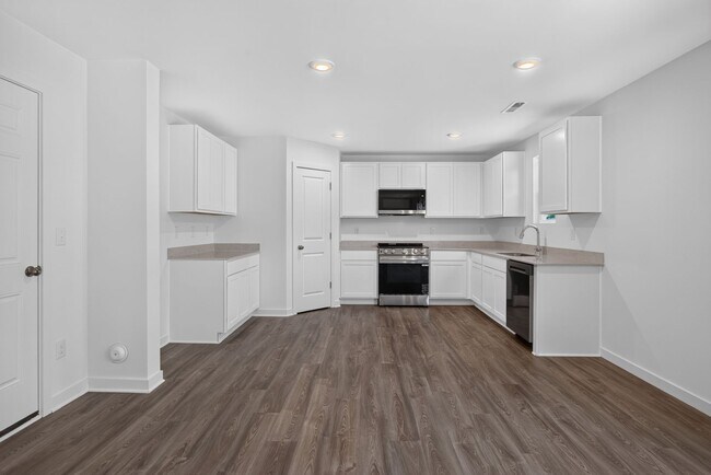 Building Photo - 882 Waterworks Rd